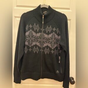 Nike ACG All Conditions Gear Men’s M Full-Zip Knit Sweater featuring an Aztec c6